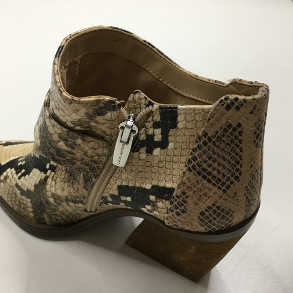 NWOB VINCE CAMUTO Cream Beige Brown Python Block Heel Booties Shoes - Picture 6 of 10